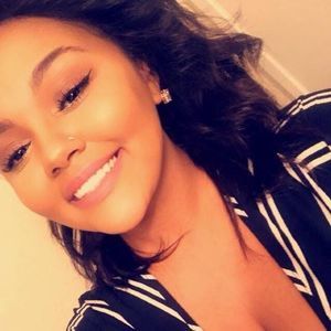 Meet your Posher, Leeahh